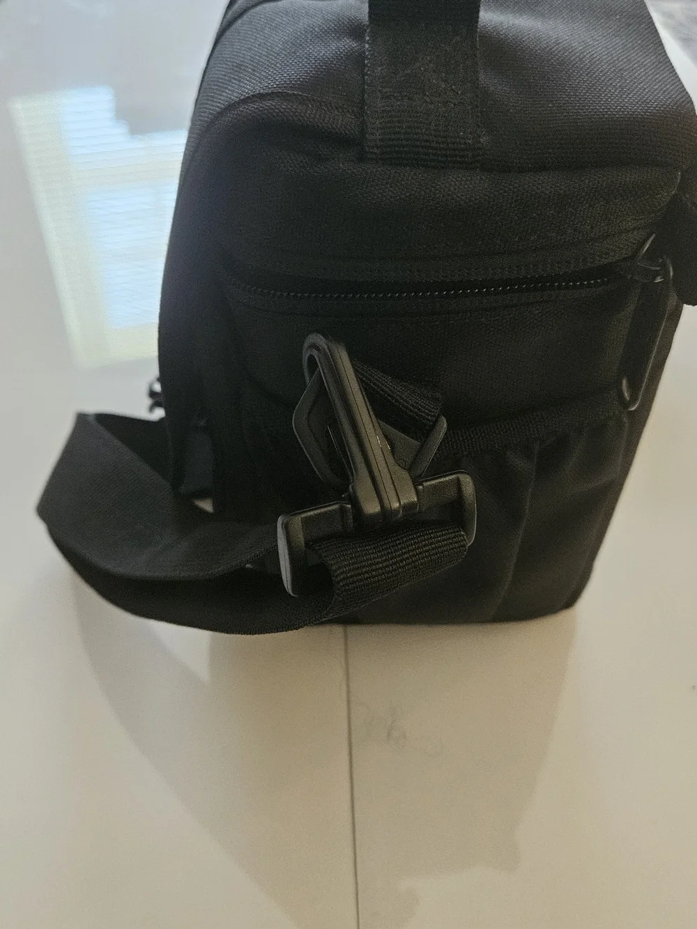 Lowepro Aventura 140 Black Compact Camera Shoulder Bag